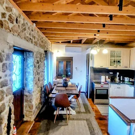Pialia Villa *